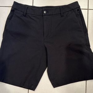Lululemon Men's Commission 9" Classic Fit Shorts (Sized 30)